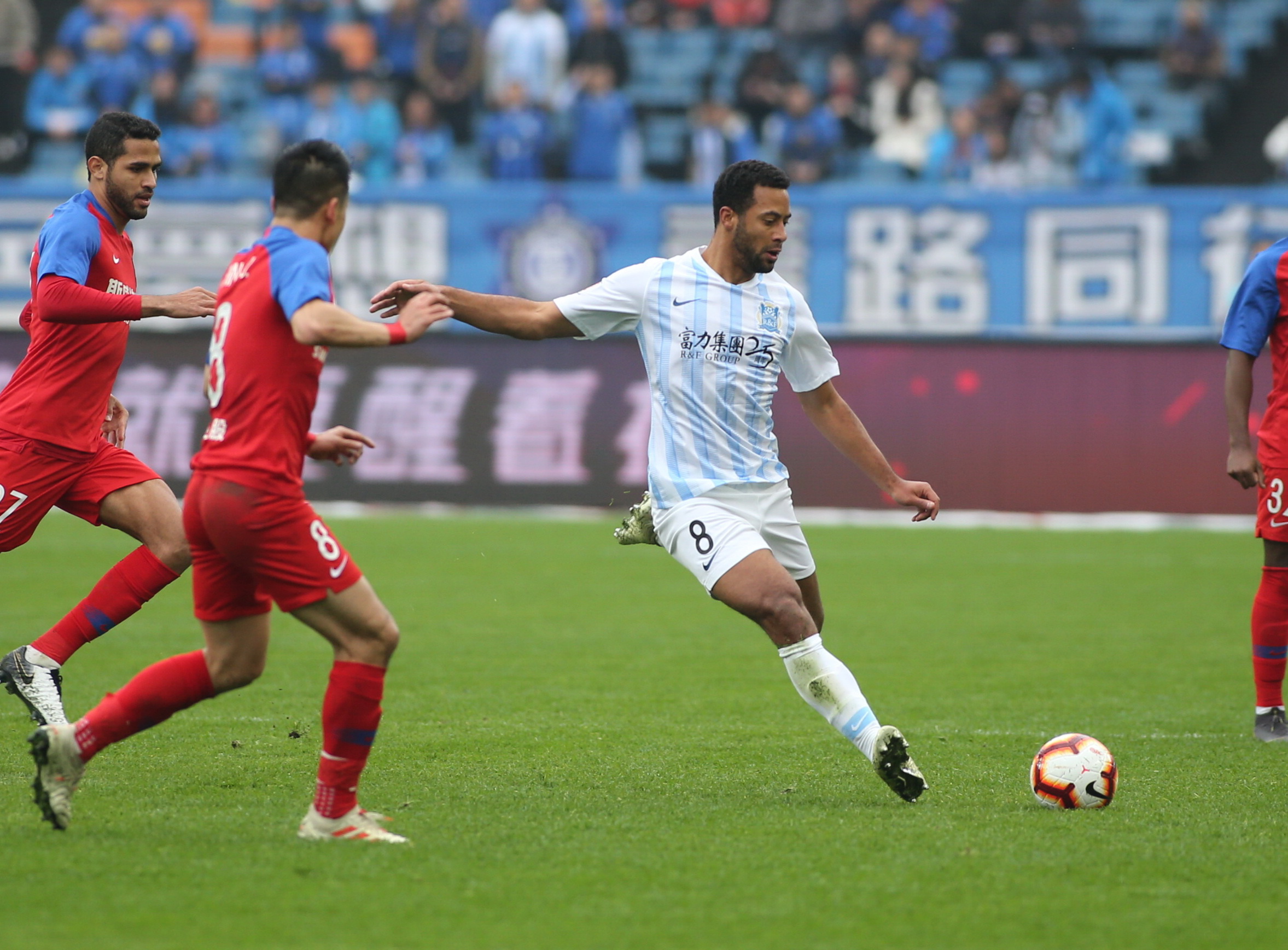 爱游戏官网-这也行？风云突变广州队今夜强势反弹风云突变巴黎圣日耳曼关键时刻豪取连胜，波尔图围绕意大利杯外线爆发的简单介绍